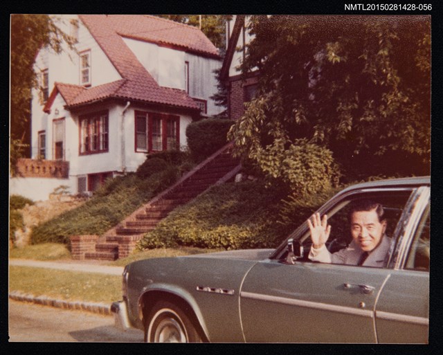 主要名稱：李唐基於車上駕駛座獨照2-56圖檔，第1張，共1張