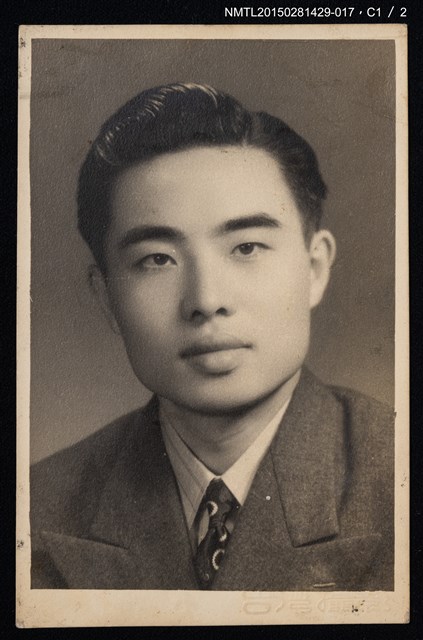 主要名稱：李唐基中年時期獨照圖檔，第2張，共3張
