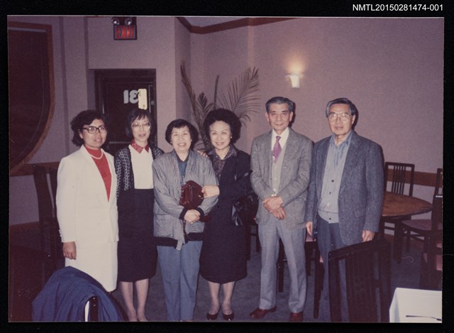 主要名稱：琦君夫婦與友人合照（琦君夫婦與友人合照）1圖檔，第1張，共1張