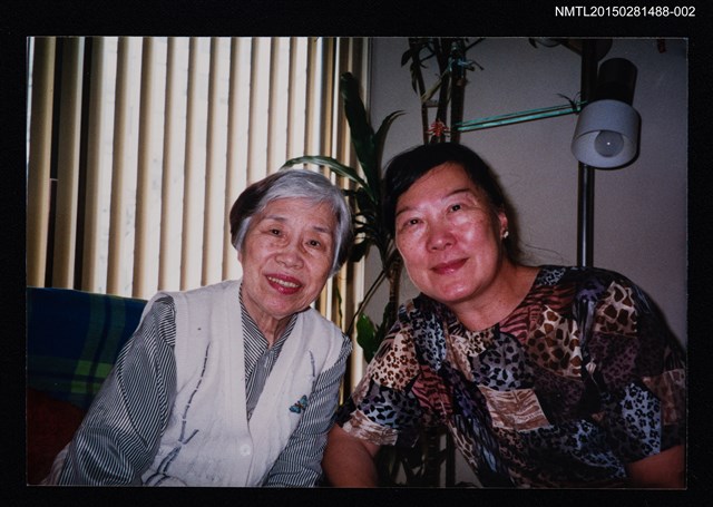 主要名稱：琦君夫婦與北美友人合照（琦君夫婦與濮青合照）2圖檔，第1張，共1張