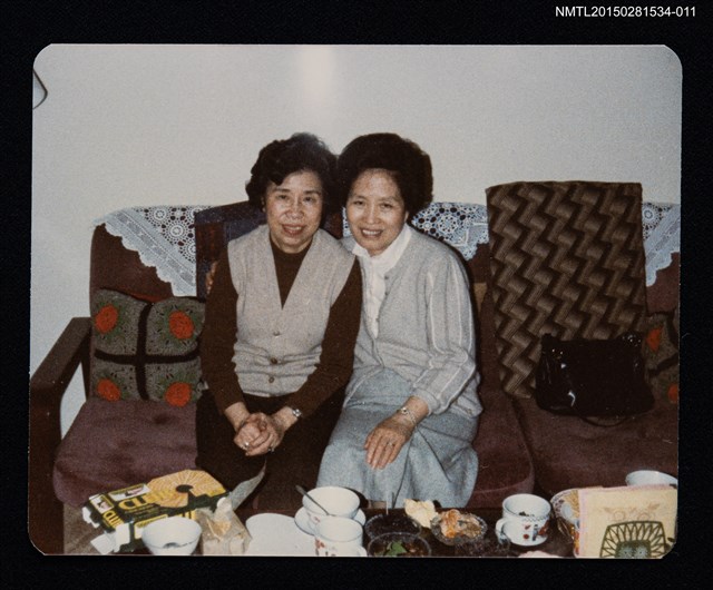主要名稱：琦君夫婦與友人王臨冬夫婦合照（琦君與友人王臨冬合照）11圖檔，第1張，共1張