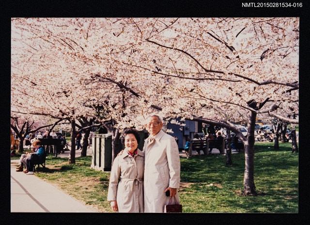 主要名稱：琦君夫婦與友人王臨冬夫婦合照（王臨冬夫婦合照）16圖檔，第1張，共2張