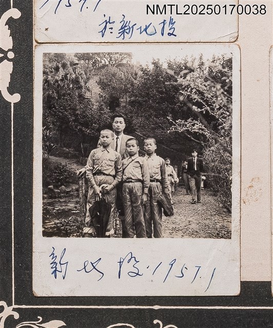 主要名稱：呂赫若妻舅林永南與3名孩童於新北投合影/其他-劃一題名：呂赫若家族相簿圖檔，第1張，共1張
