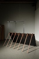 勞動紀念碑的圖片