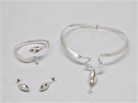 情詩系列I─收藏--項圈、手環、耳環的圖片