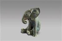 坐姿大象的圖片