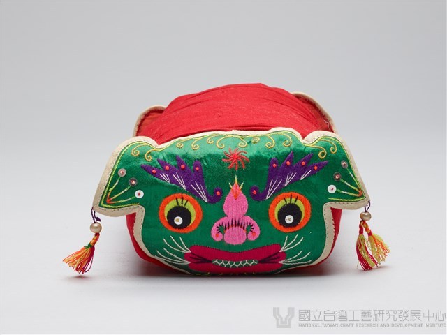雙頭獅形童枕藏品圖，第3張