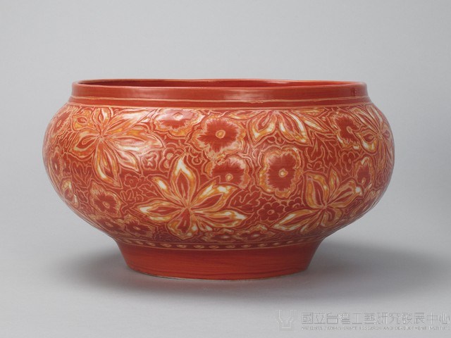 雕釉珊瑚紅底花卉紋缽藏品圖，第3張