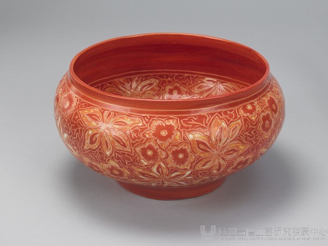 雕釉珊瑚紅底花卉紋缽藏品圖，第1張