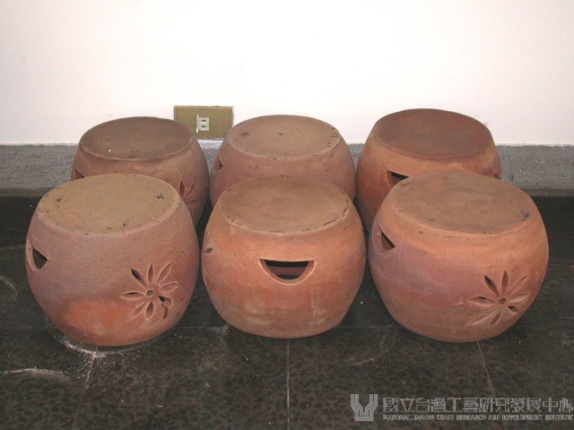 陶製矮凳藏品圖，第1張