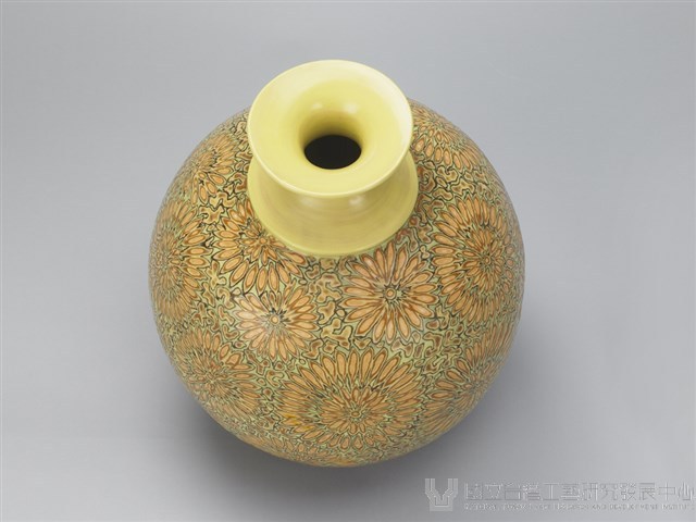 雕釉黃底菊花紋瓶藏品圖，第3張