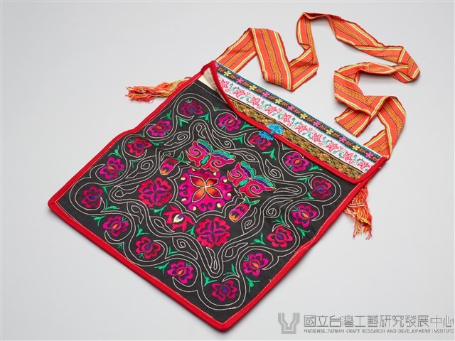 雲南刺繡背包藏品圖，第1張