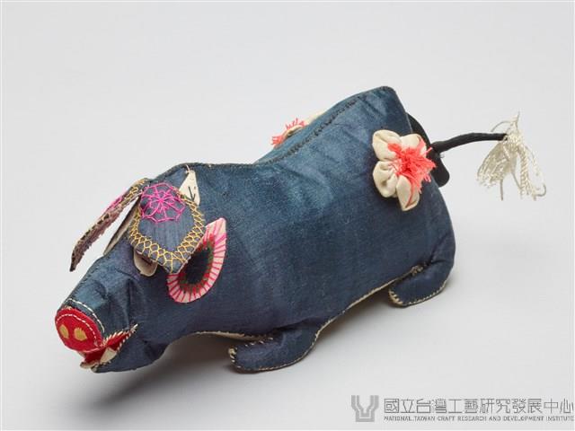 黑豬形童枕藏品圖，第1張