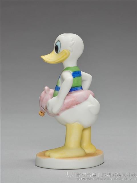 唐老鴨扶著游泳圈藏品圖，第4張