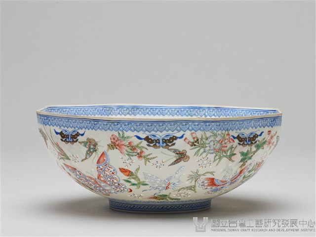 青花加彩花蝶紋玲瓏瓷八角碗-國立臺灣工藝研究發展中心-典藏網-藏品