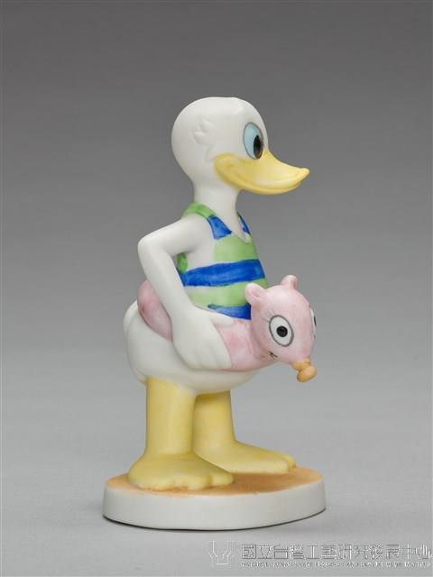 唐老鴨扶著游泳圈藏品圖，第6張
