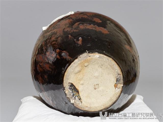 仿磁州窯黑釉鐵鏽花短頸小口瓶藏品圖，第7張