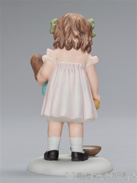 女/抱人形（洗滌）藏品圖，第5張