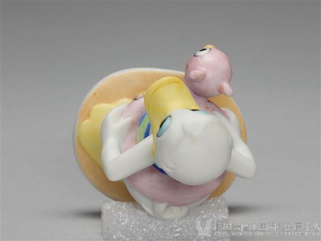 唐老鴨扶著游泳圈藏品圖，第7張
