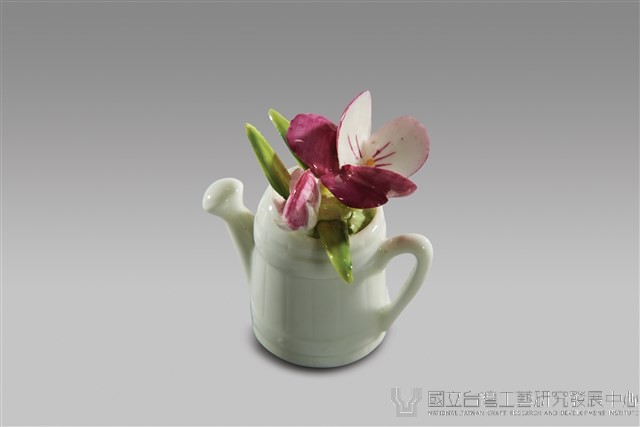填土插花系列：灑水壺/二月三色堇花藏品圖，第1張
