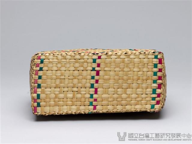藺草提籃-四方提籃(有色、扣鈕、小)藏品圖，第2張
