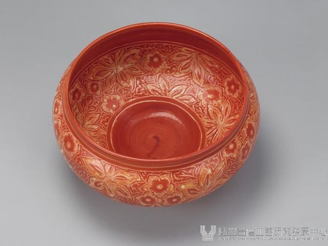 雕釉珊瑚紅底花卉紋缽藏品圖，第2張