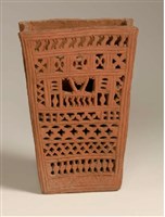 紅陶鏤空筷子籠藏品圖，第1張