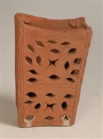 紅陶鏤空筷子籠藏品圖，第1張