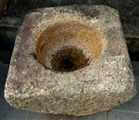 花崗岩方形石臼藏品圖，第2張