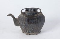 六角型獅鈕錫茶壺藏品圖，第1張