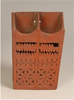 紅陶鏤空雙格筷子籠藏品圖，第1張