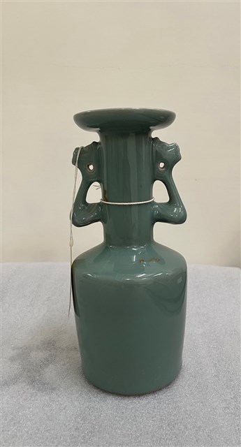 仿宋龍泉窯粉青鳳耳瓶(複製品)的圖片