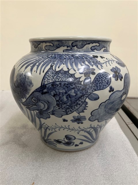 仿元青花蓮池魚藻紋罐(複製品)的圖片