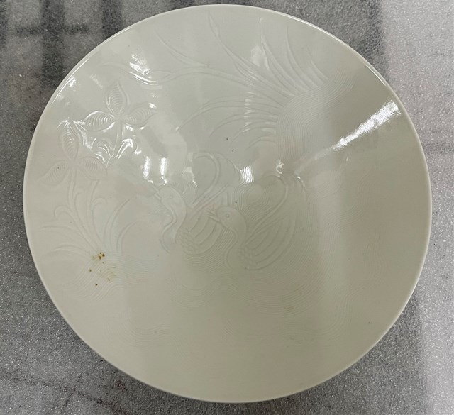 仿明永樂甜白劃鴛鴦紋薄胎盌(複製品)的圖片