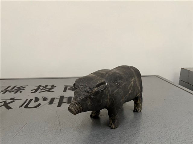 小豬石雕的圖片