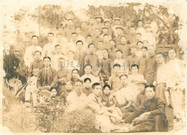 日治時期第十八屆南投公學校同學會紀念照藏品圖，第1張