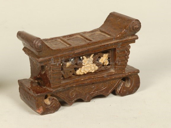 牡丹貼花案奉藏品圖，第1張