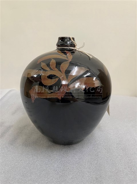 仿宋磁州窯黑釉繪褐飛鳥紋罐(複製品)藏品圖，第1張