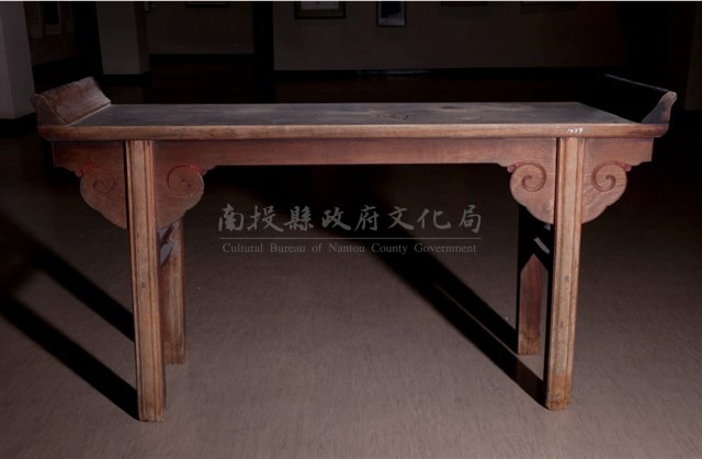 書卷翹頭案(朱漆翹首樟木供桌)藏品圖，第1張