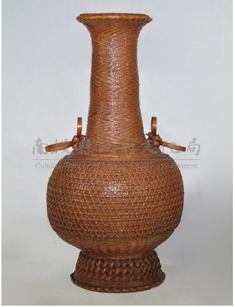 六角孔捲紋長頸花器藏品圖，第1張