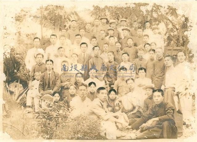 日治時期第十八屆南投公學校同學會紀念照藏品圖，第1張