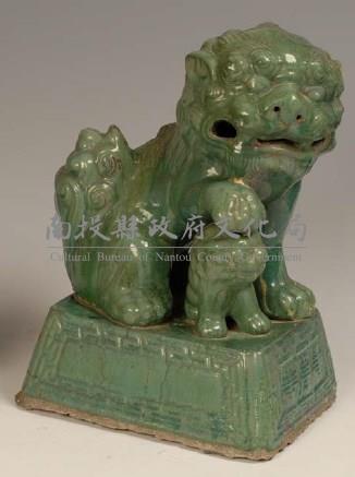 綠釉獅座藏品圖，第1張