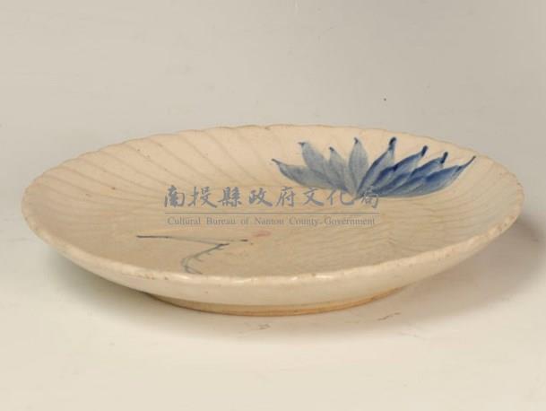 暗花丹頂鶴紋盤藏品圖，第1張