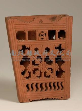 紅陶鏤空筷子籠藏品圖，第1張