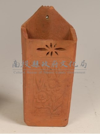 紅陶鏤空筷子籠藏品圖，第1張