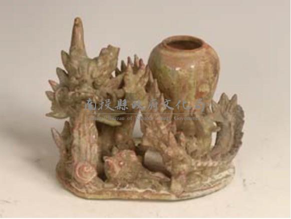 綠釉龍座藏品圖，第1張