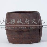 圓型烏心石斗燈座藏品圖，第1張