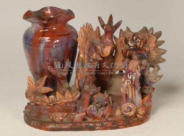 綠釉龍座花瓶藏品圖，第1張