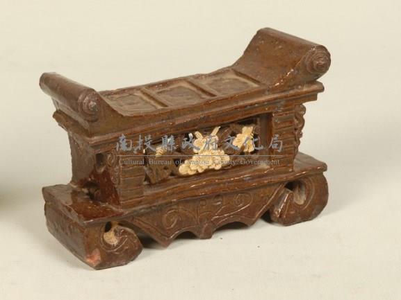 牡丹貼花案奉藏品圖，第1張
