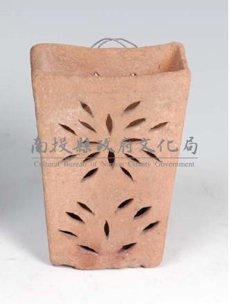 紅陶鏤空筷子籠藏品圖，第1張